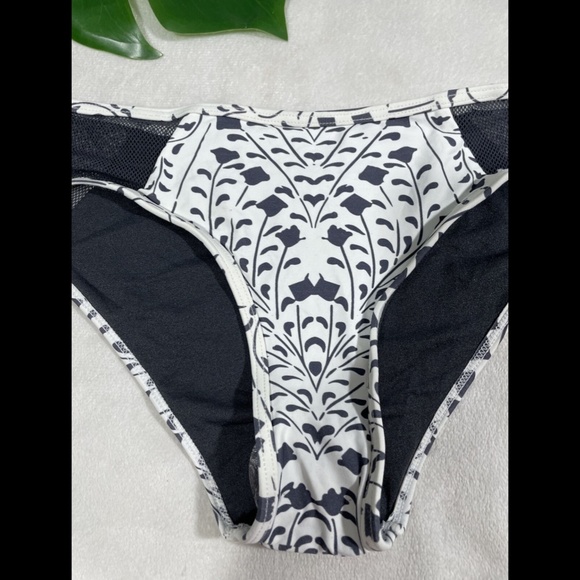 NEW Rip Curl Sun Shadow Luxe Hipster Bikini Bottom [SZ Large‎ ] - Picture 5 of 12